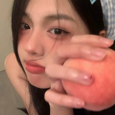 九顶假发的女孩